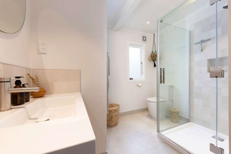 15 Laingholm Drive Laingholm_11