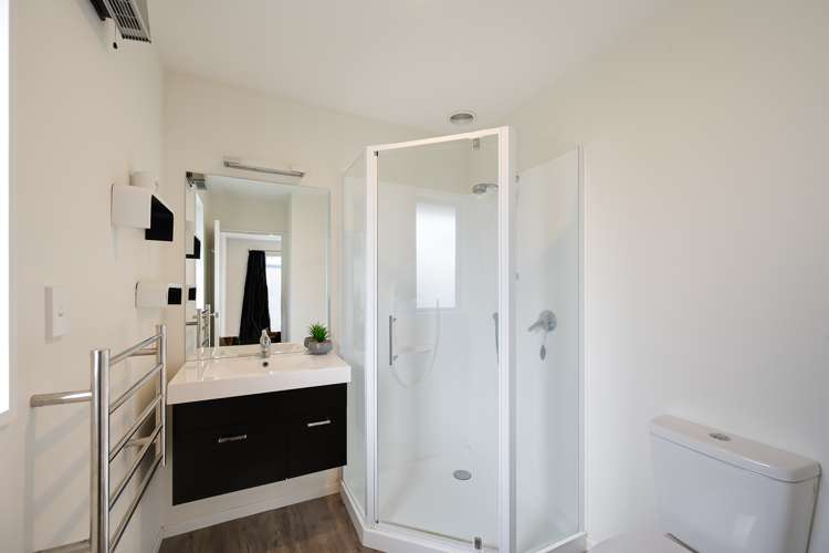 16 Oxfordshire Avenue Lower Shotover_8