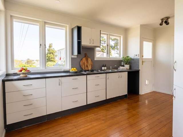 3 bedrooms 1 bathroom WATER INCLUSIVE