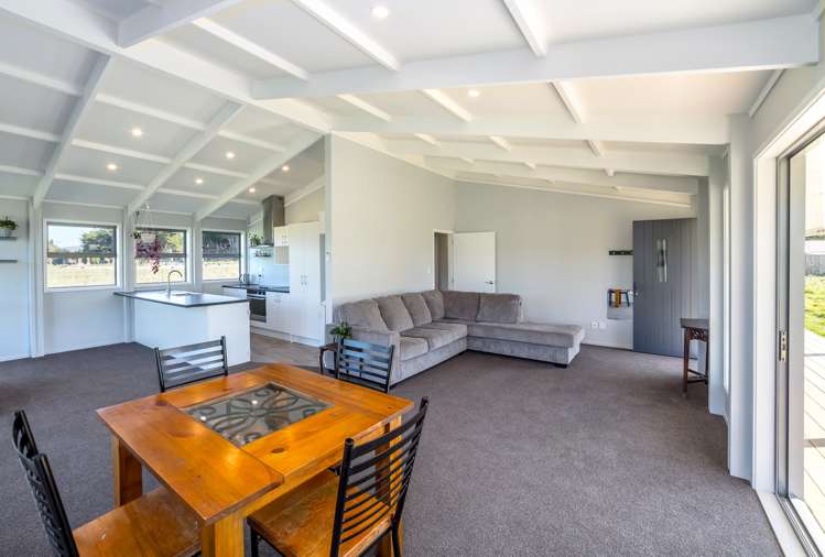 59 Western Lake Road Featherston_7