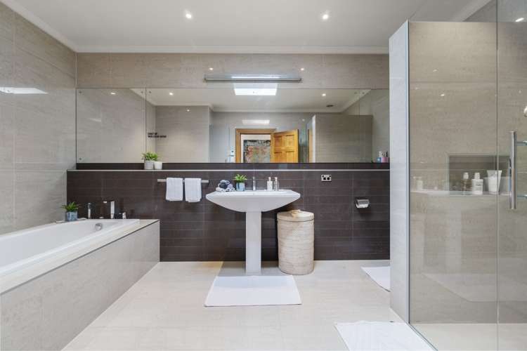 19 Golf Road Epsom_20