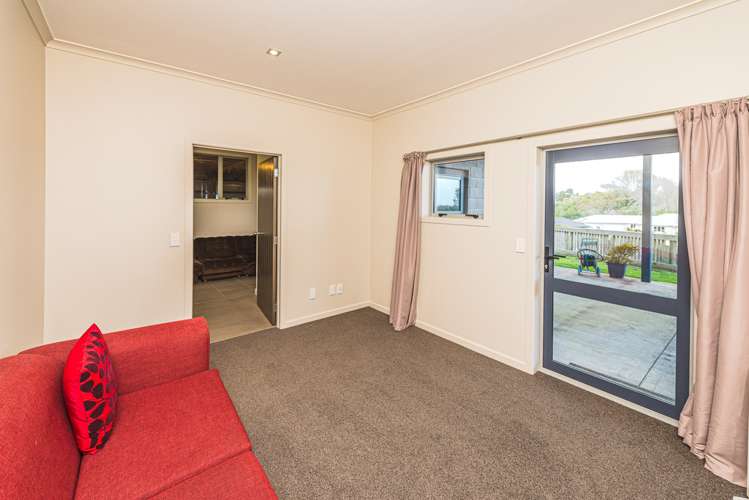 5 Charles Close Springvale_11