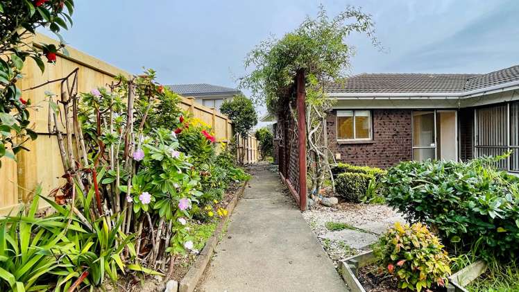 8 Idesia Place Totara Heights_20