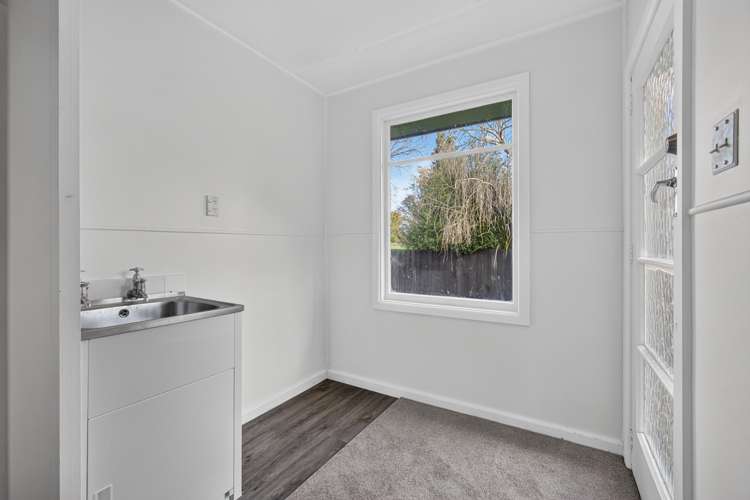 93 Gayhurst Road Dallington_14