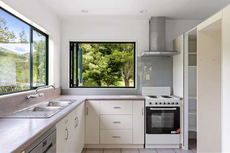 227 Whangamata Road Kinloch_14