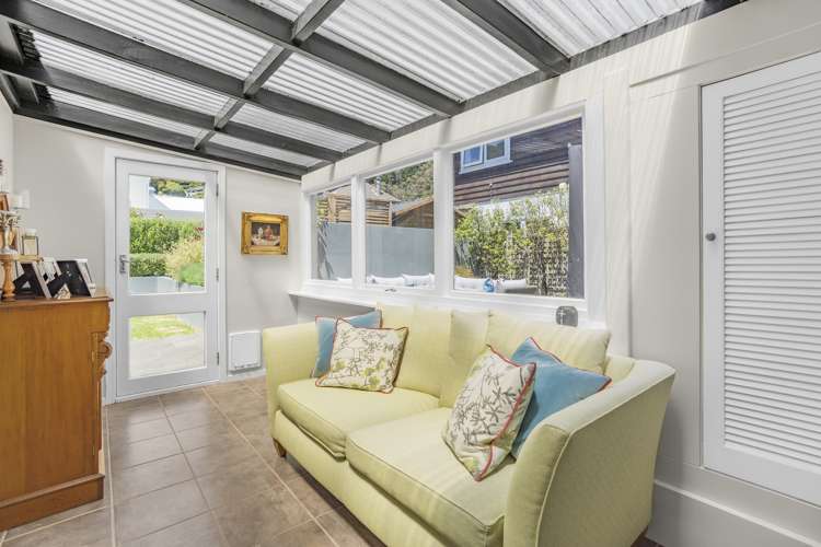 23 Marine Parade Eastbourne_17