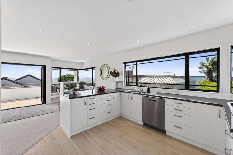 5 Midway Avenue Castor Bay_12