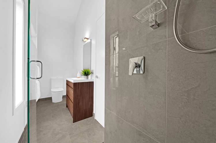 84 Norwood Drive Flat Bush_16