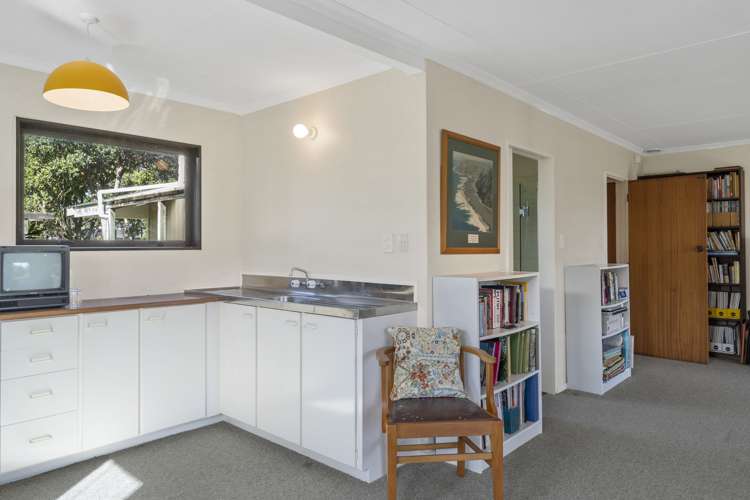 5 Moana Street Otaki Beach_17