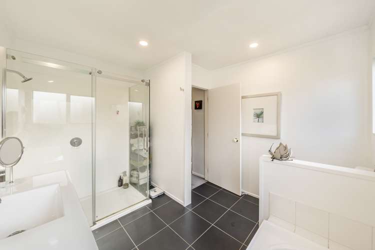 2/27 Korau Grove Stokes Valley_14