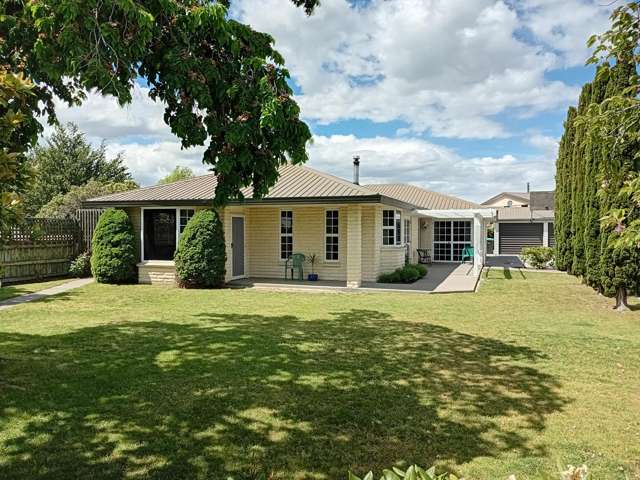 Solid Central Suntrap