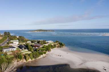 1371B Taieri Mouth Road_4