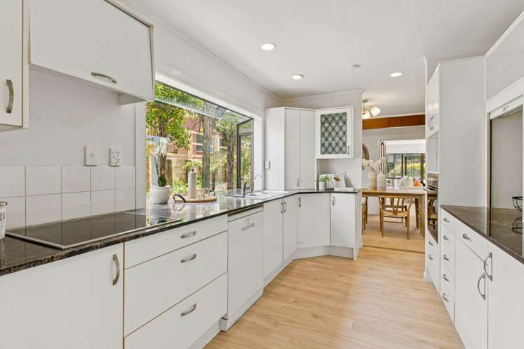 28 Longfellow Parade Glen Eden_9