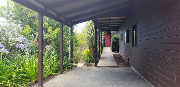 34 John Dee Crescent Red Beach_17