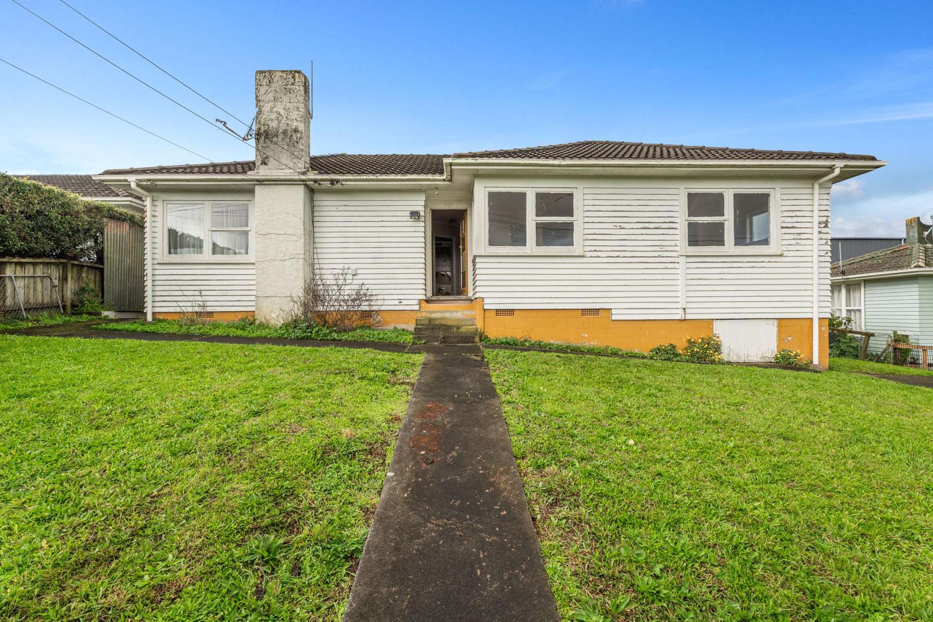 37 Featherston Crescent Otara_0