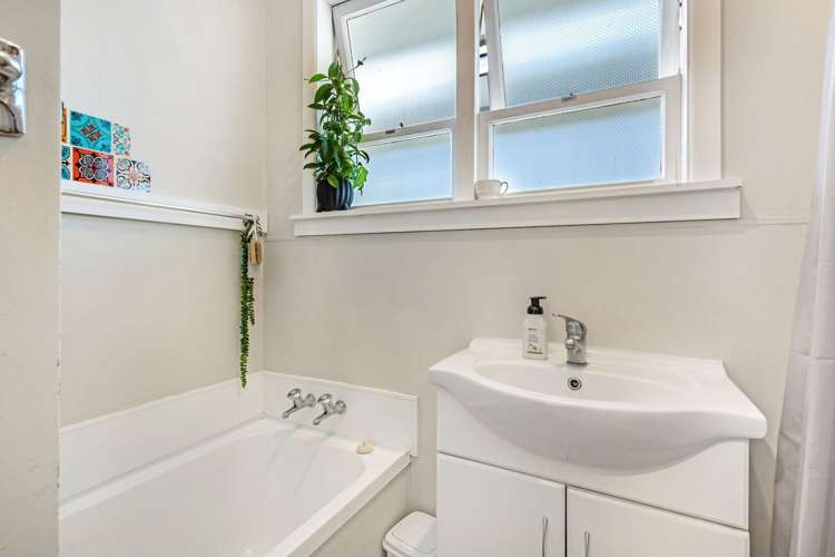 1003 Totara Street Mahora_17