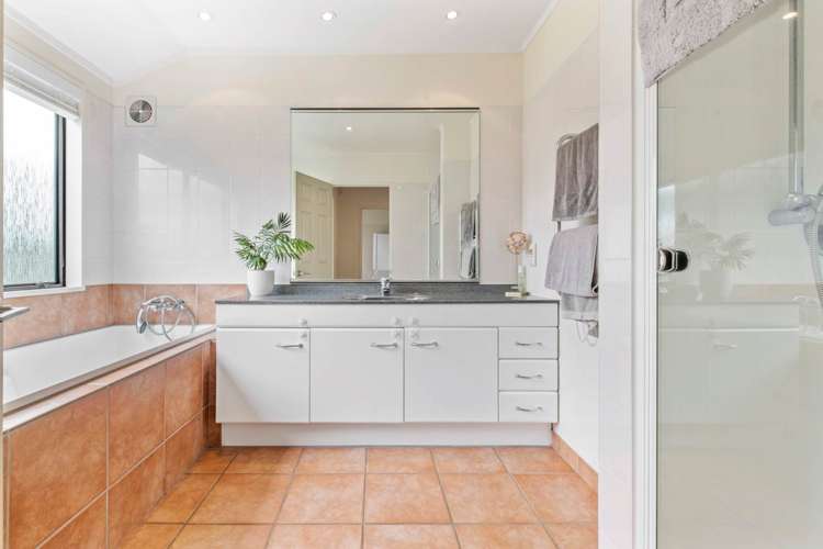 16 Balmore Place Wattle Downs_17