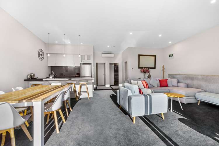 12 Daytona Avenue_5