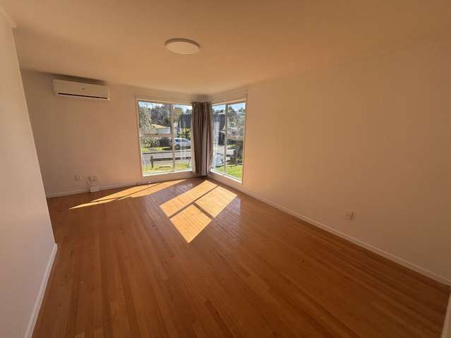 60 Riverpark Crescent Henderson_2