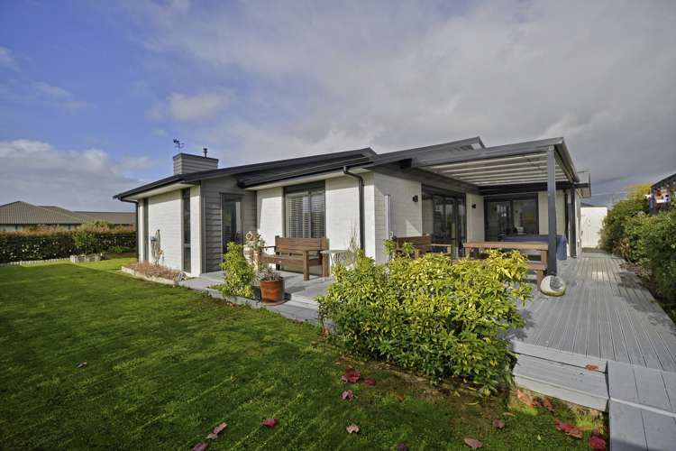 2 Devon Lane Carterton_18