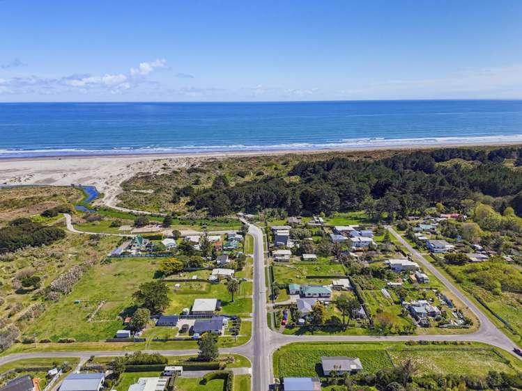 15 Muaupoko Street Hokio Beach_20