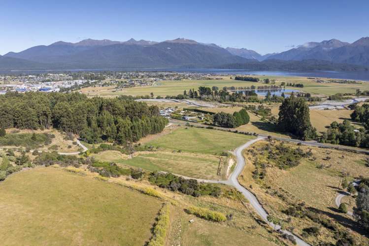 16 Point Burn Lane Te Anau_17