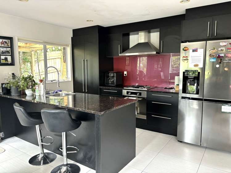 2/103 Glengarry Road Glen Eden_3