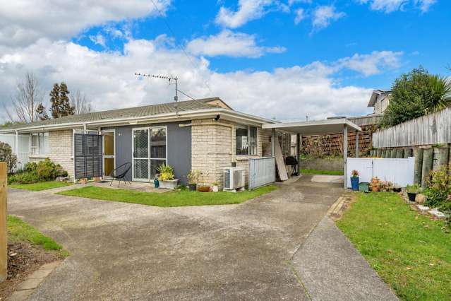 Private Brick & Tile Comfort in Dinsdale