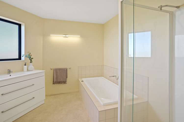 2 Cecil Wood Way Richmond Hill_19