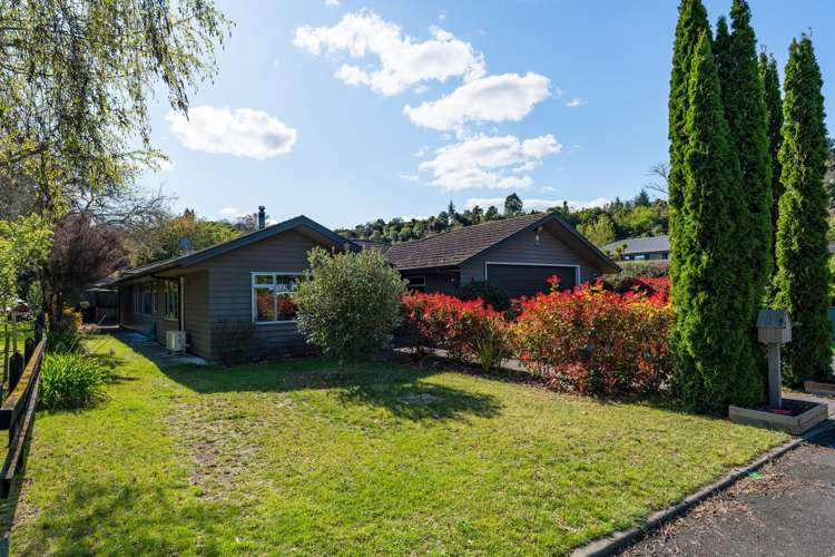 1 Warren Fisher Grove Rangatira Park_18