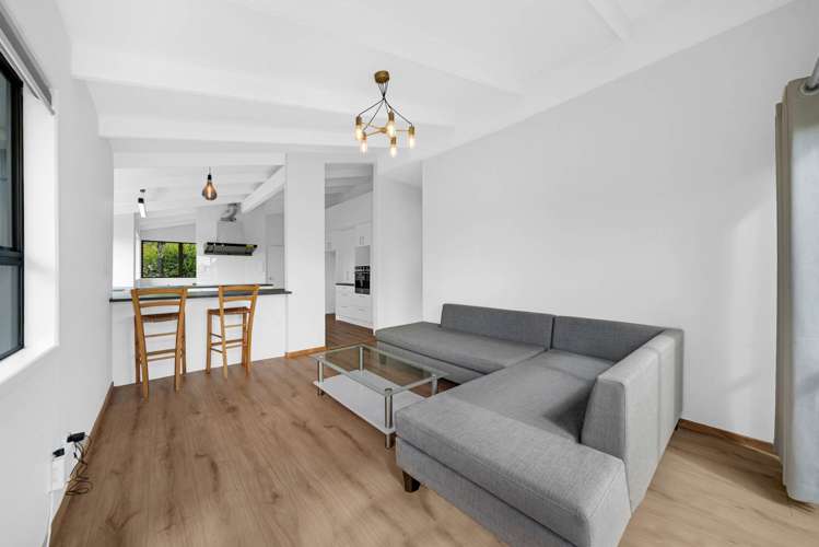 84 & 86 Ayton Drive Totara Vale_19