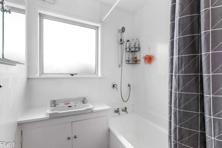 1/3 Ngaio Gorge Road Ngaio_7