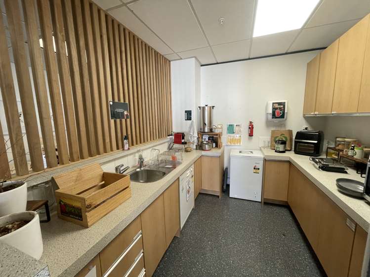 Unit 2/2 Osterley Way Manukau City_7