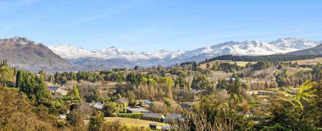 Peace and tranquility on 7225m2 section in Wanaka