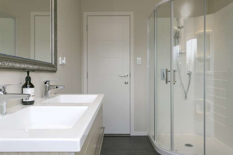 2/500 Kinloch Road Kinloch_13