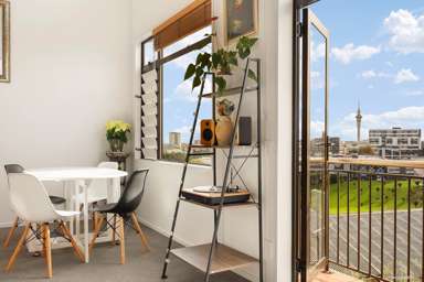 3J/5 Charlotte Street_1