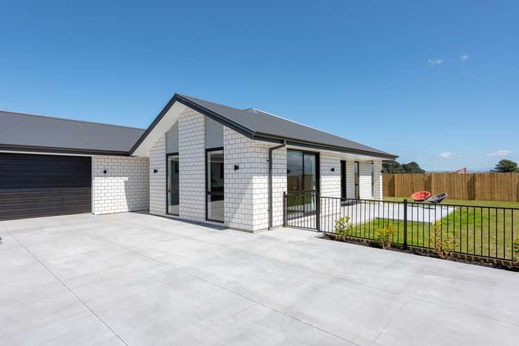 11 Harvard Road Burleigh_20