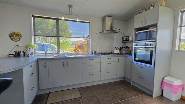 711B La Fontaine Road Harihari_1