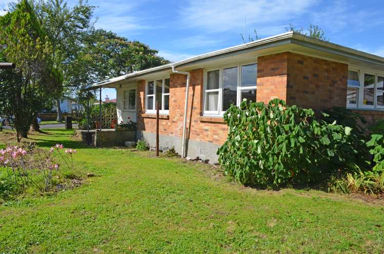 12 Holyoake Crescent_0