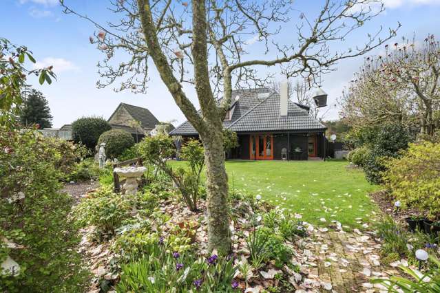 Charming Springfield Escape with Space & Serenity