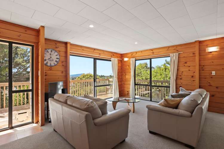 2/613a Glenfield Road Totara Vale_4