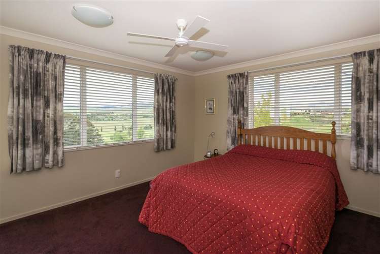 8 Golf View Close Fairhall_21