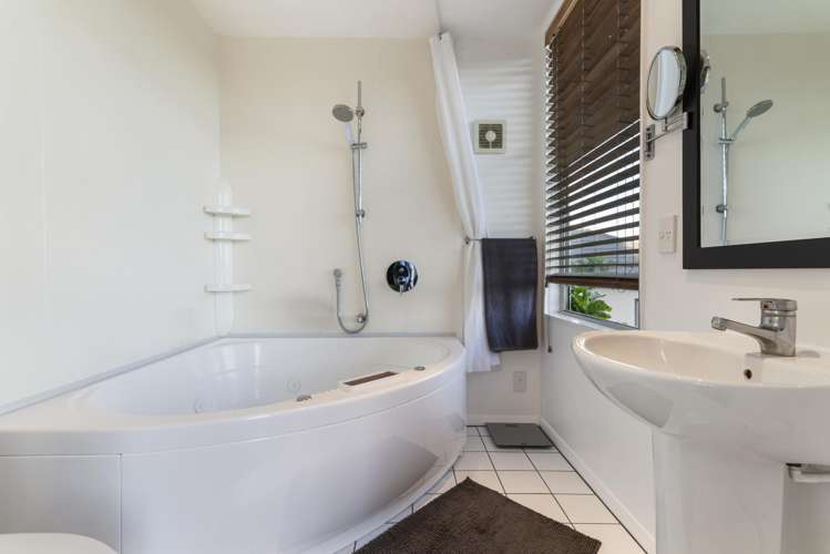 27A Peter Terrace Castor Bay_15