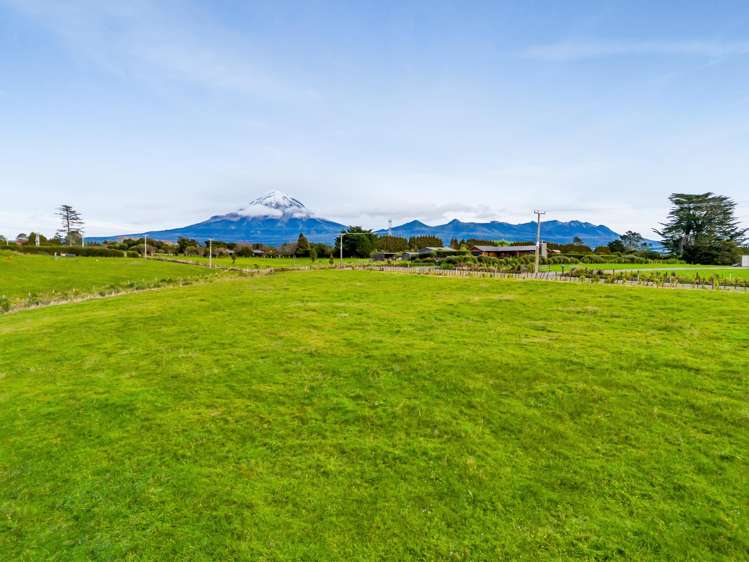 1511 Egmont Road Egmont Village_16