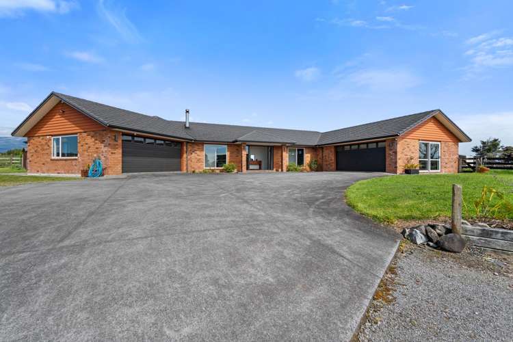 1484 Egmont Road Egmont Village_3