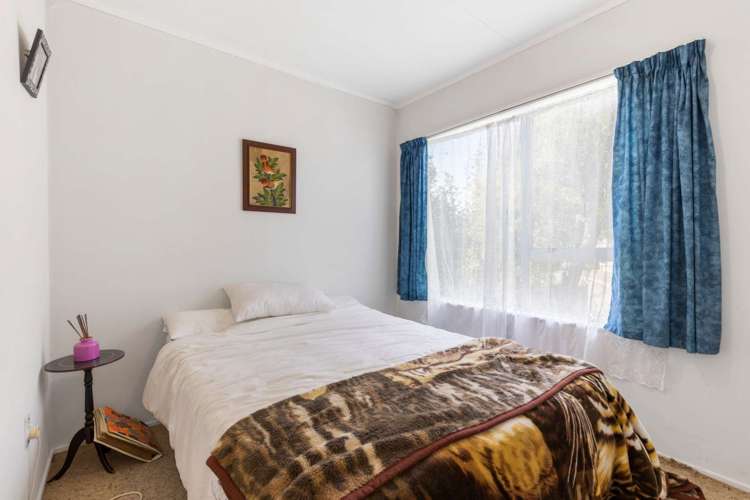 7 Cedar Place Owhata_12