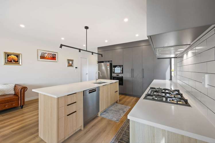 12 Korowhiti Road Clarks Beach_17