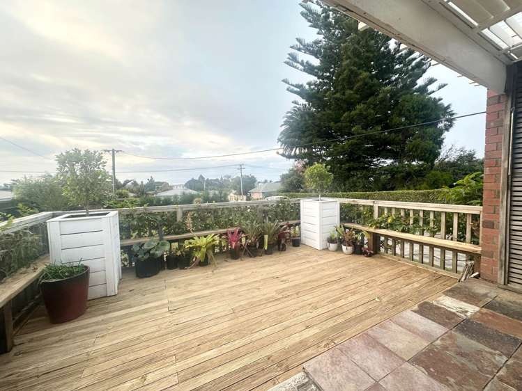 12 Amberley Avenue Te Atatu South_15