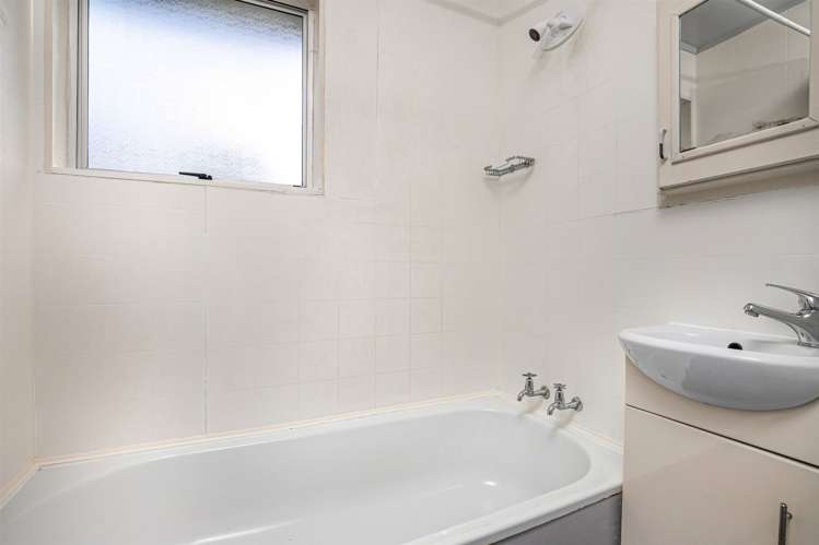 2/46 Solar Road Glen Eden_8