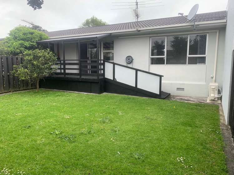 2/13 Latham Avenue Pakuranga_5